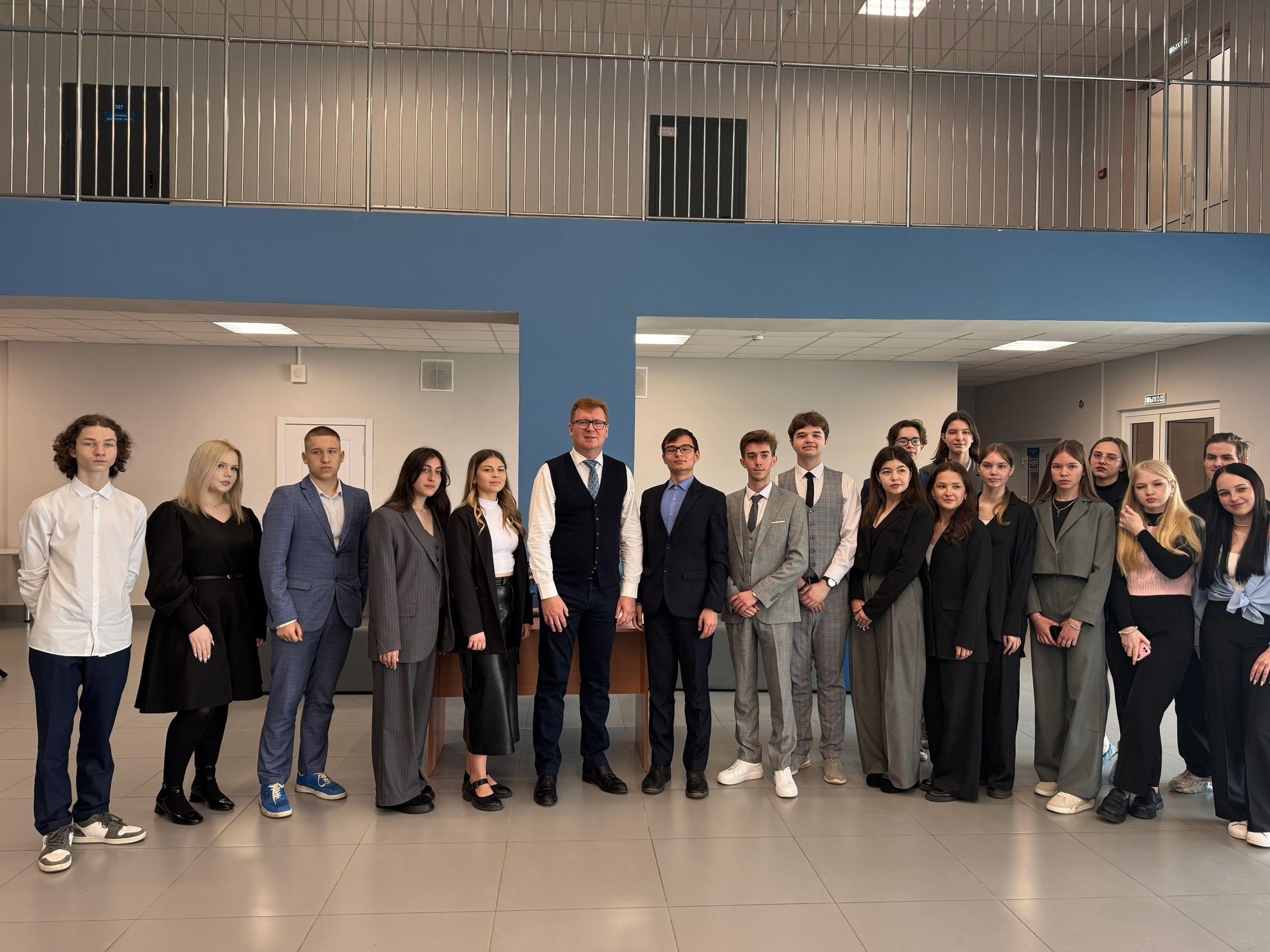 Выпускники поделились мнением о том, чего не хватает в Первоуральске