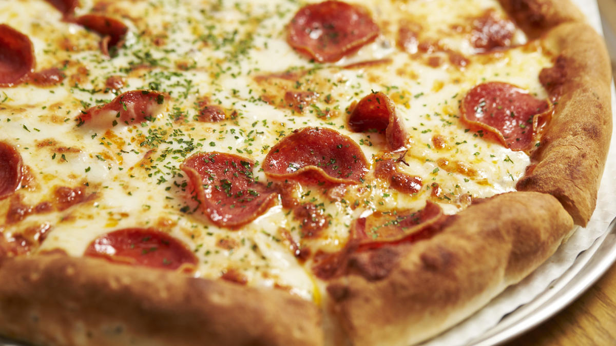 Роскачество обнаружило подмену сыра в пицце известных сетей