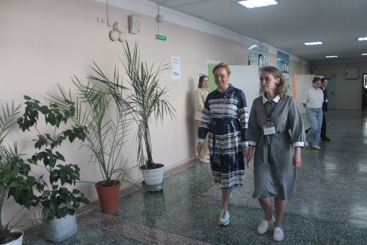 Министр образования Свердловской области Светлана Тренихина посетила школу №7