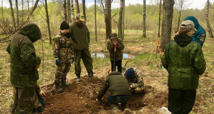 Поисковики нашли останки 10 бойцов и именную вещь времен ВОВ