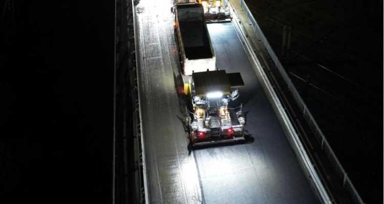 На Талицком путепроводе уложен новый асфальт