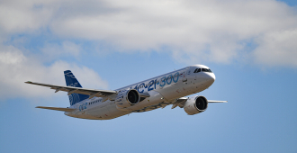 В «Ростехе» рассказали о планах по поставкам самолетов SJ-100 и МС-21