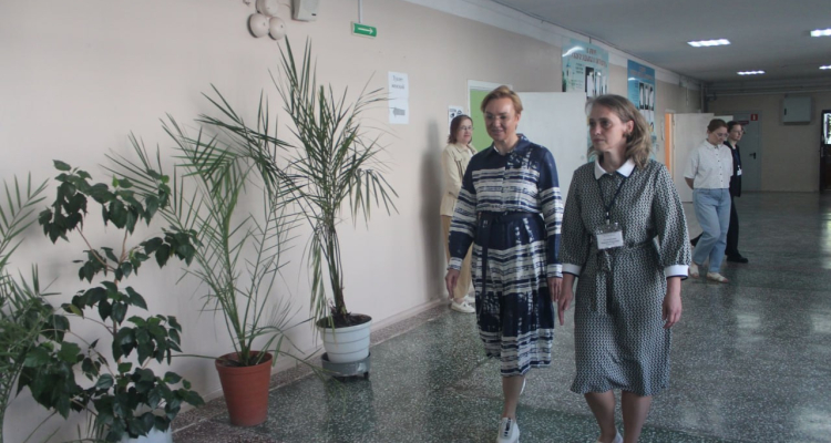 Министр образования Свердловской области Светлана Тренихина посетила школу №7