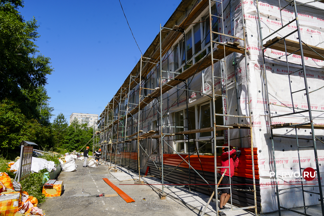 В детских садах и дворовом клубе продолжаются ремонтные работы