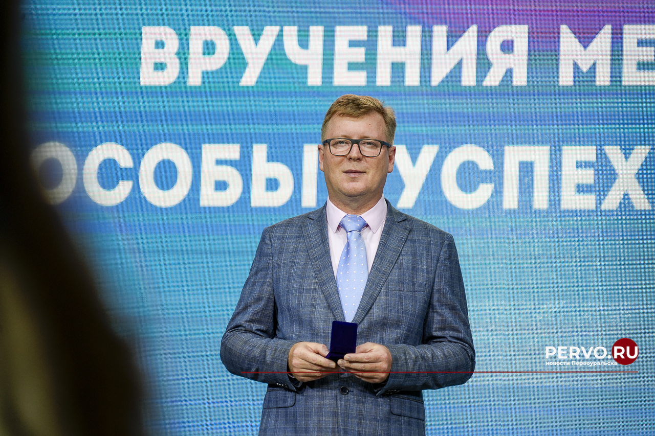 60 выпускников в Первоуральске получили медали I и II степени «За особые успехи в учении»