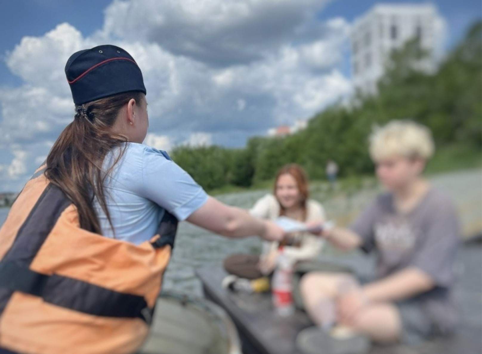 Сотрудники полиции провели рейд с гражданами, отдыхающими на водоемах