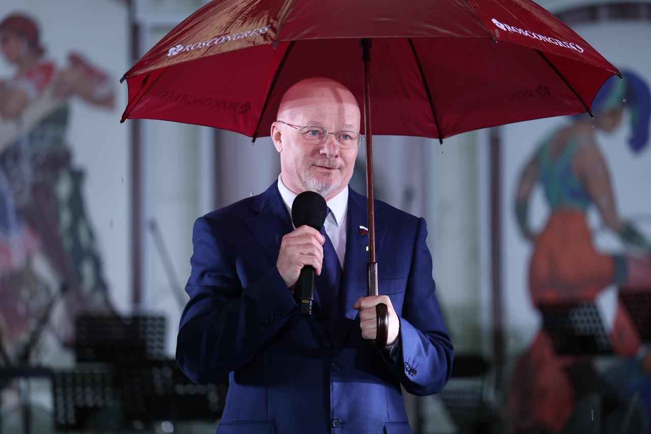 ГК «Полипласт» удостоена премии «Чемпион» за вклад в развитие хоккея в России