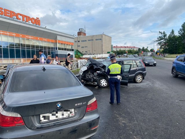 На улице Ленина произошло тройное ДТП