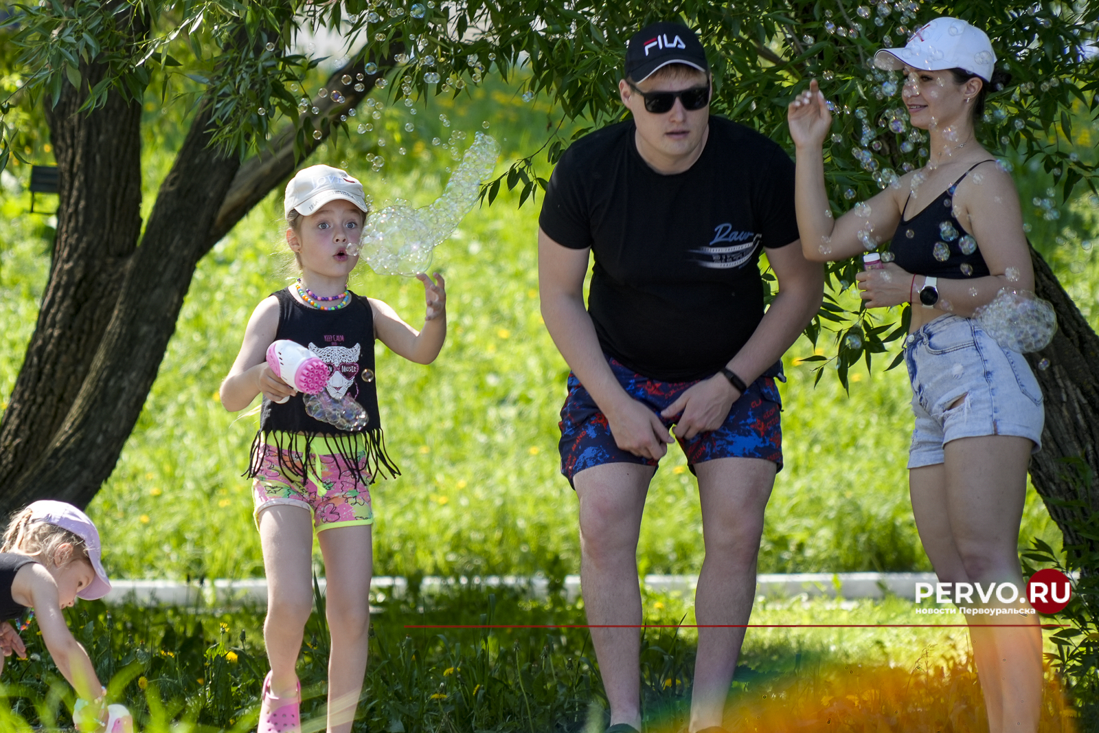 Улыбки, солнце и веселье: в Первоуральске отметили День защиты детей