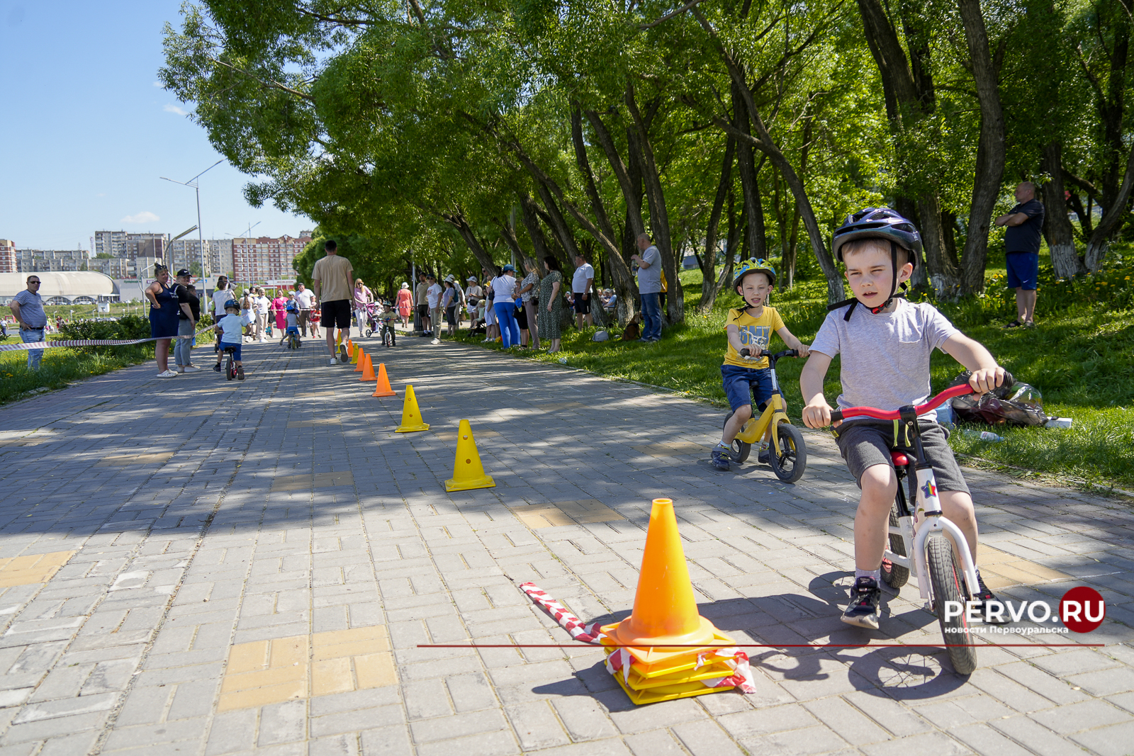 Улыбки, солнце и веселье: в Первоуральске отметили День защиты детей