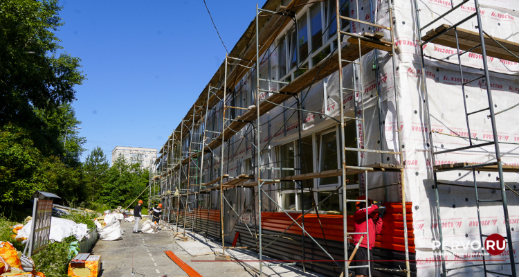 В детских садах и дворовом клубе продолжаются ремонтные работы