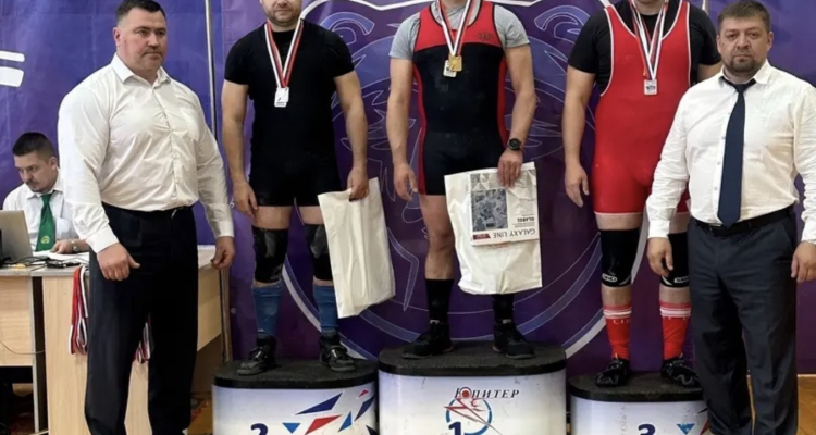 Пауэрлифтеры с успехом выступили на областных соревнованиях