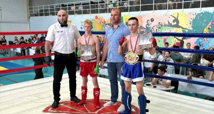 На выездных соревнованиях первоуральские кикбоксеры завоевали награды