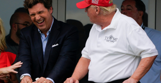 Трамп назвал Такера Карлсона чокнутым