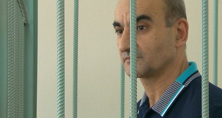 За взятку должностному лицу в 990 000 рублей, подсудимому грозит до 12 лет колонии