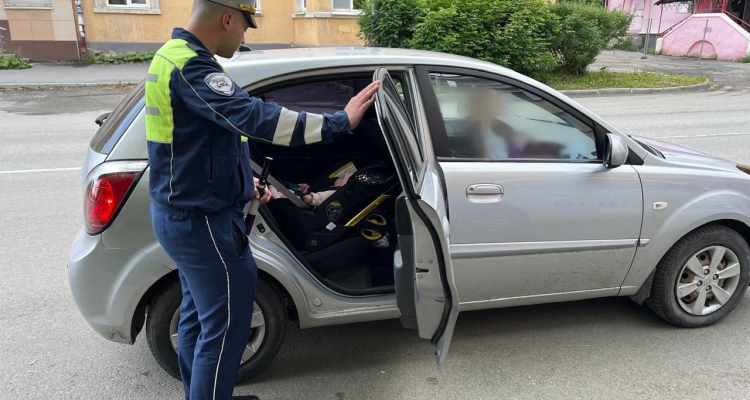 В ГИБДД провели рейдовое мероприятие по проверке правил перевозки детей