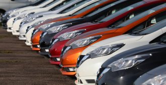 Траты россиян на новые автомобили упали в мае почти на четверть