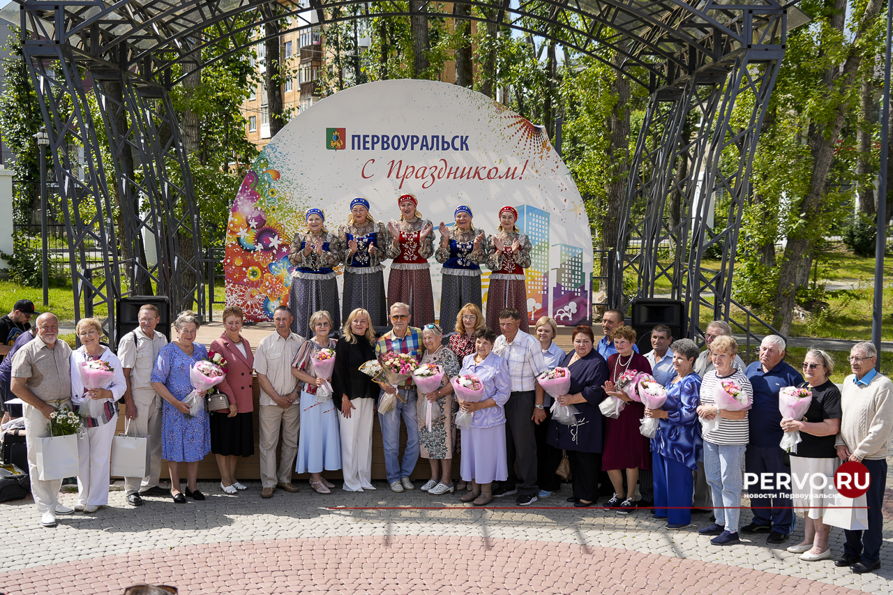 В театральном парке чествовали золотых юбиляров
