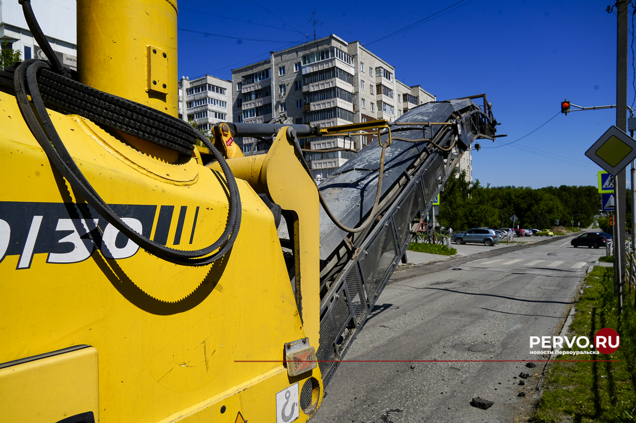 На улице Чекистов начали делать новый асфальт