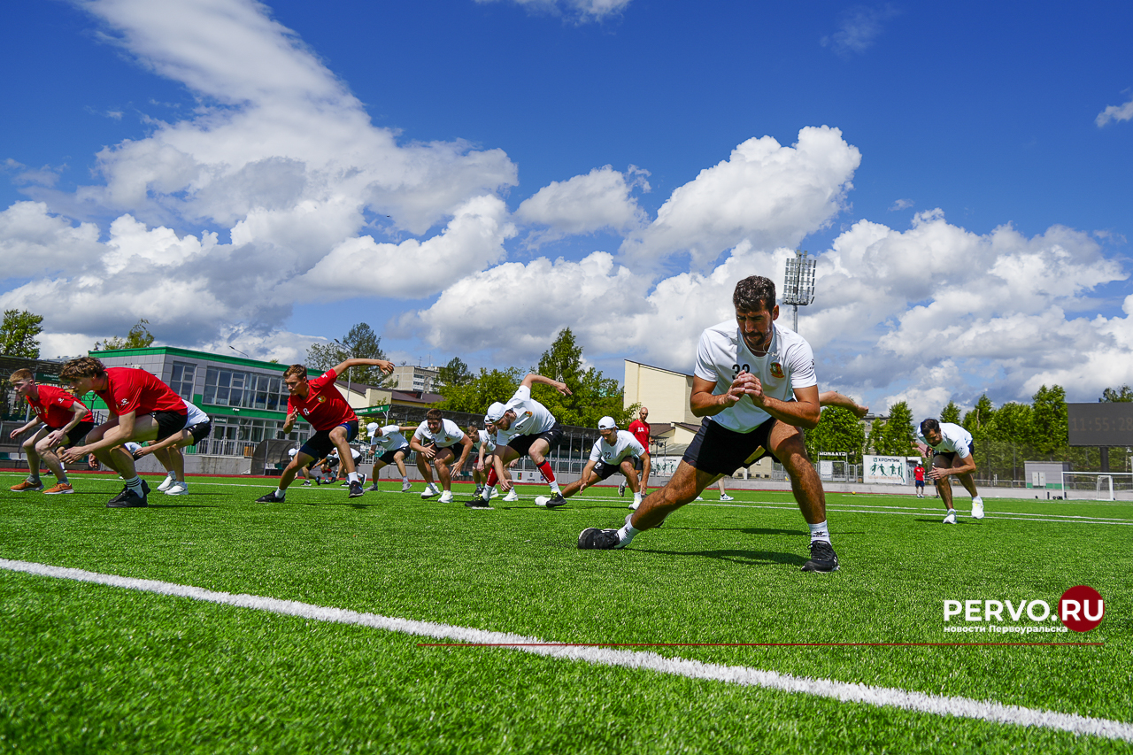 Хоккеисты команды «СКА-Уральский Трубник» провели первую тренировку