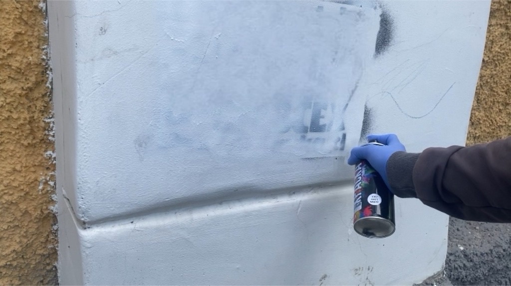 Молодежь провела акцию по устранению надписей о продаже наркотиков