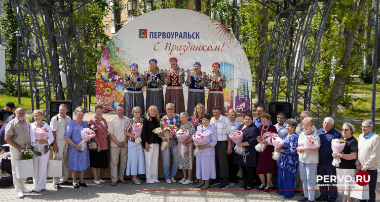 В театральном парке чествовали золотых юбиляров
