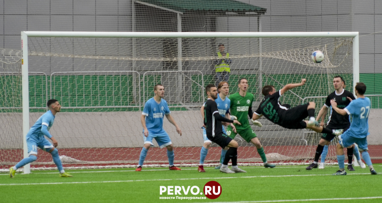 «Хромпик» и «ТрубПром» провели матч за выход в ½ кубка области