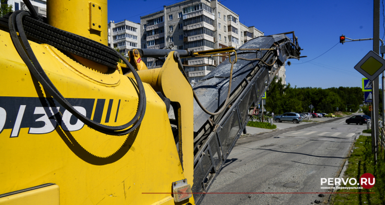 На улице Чекистов начали делать новый асфальт