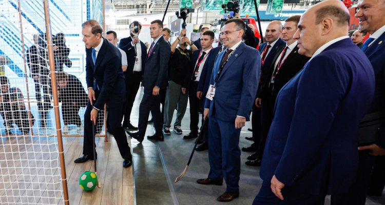 Представители Правительства РФ ознакомились с разработками ГК «Полипласт»