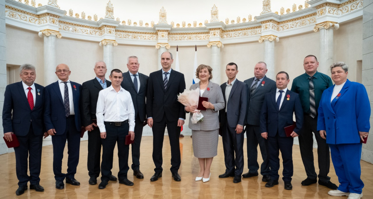 Врио губернатора вручил государственные награды