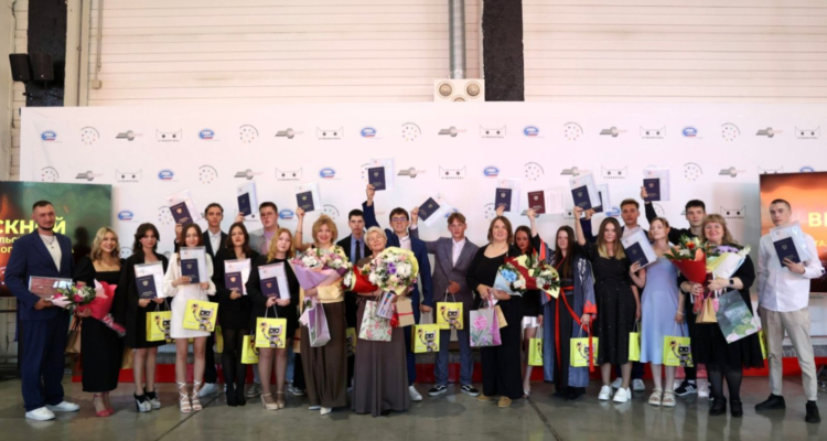 Более ста выпускников программы «Будущее Белой металлургии» пополнят ряды компании CYBERSTEEL