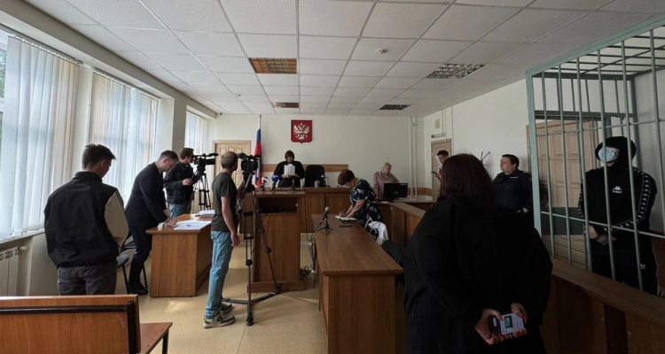 В Первоуральске судили двух мужчин, ограбивших случайного прохожего