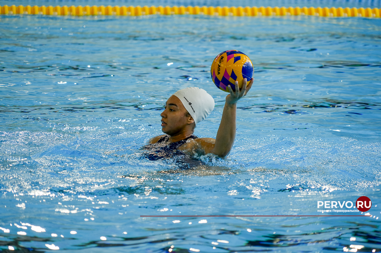 Первоуральск: Ватерполистки клуба «Евразия» вышли из отпуска