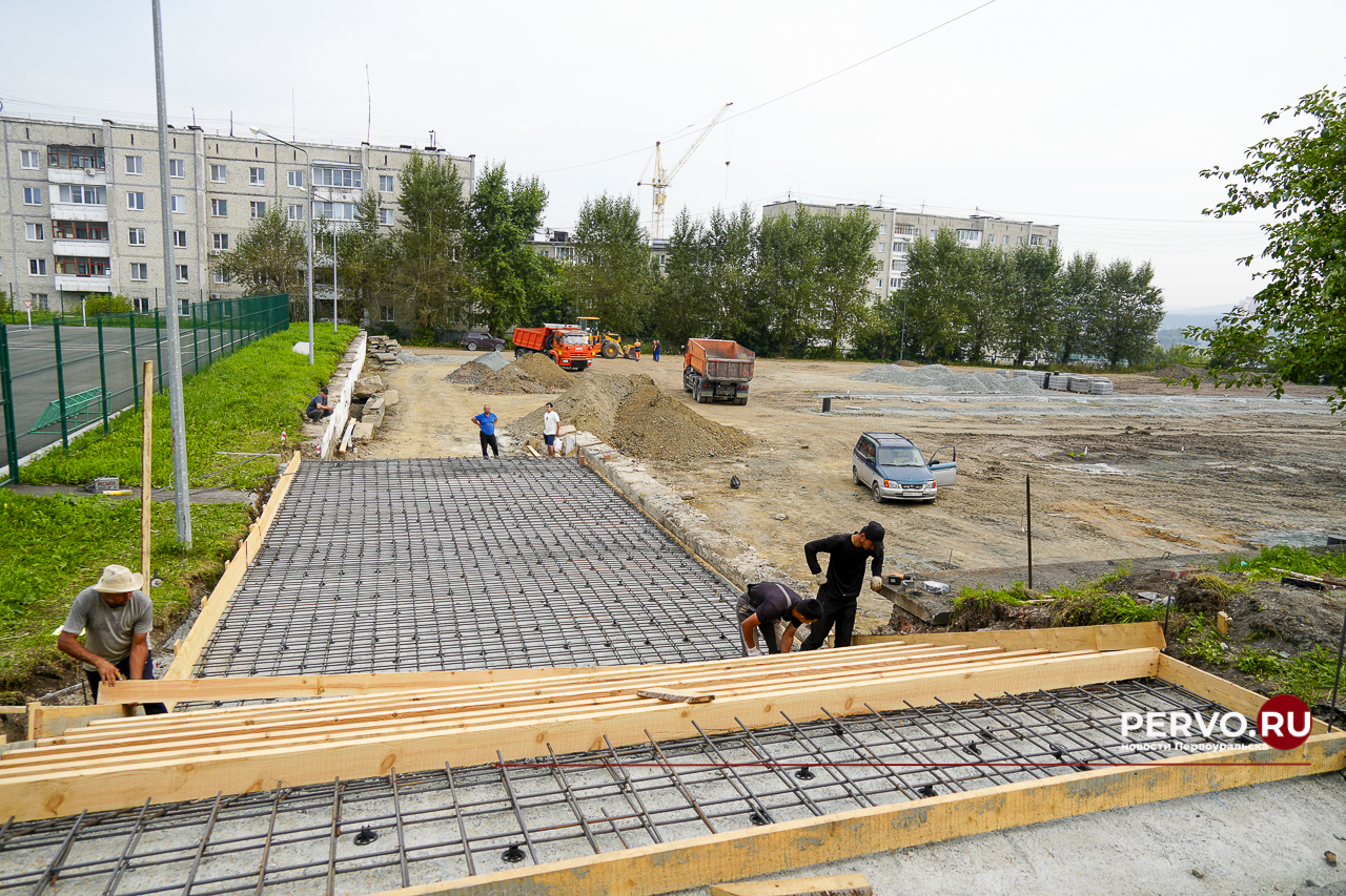 В Первоуральске обновляют школьные стадионы и создают условия для спортивного развития детей