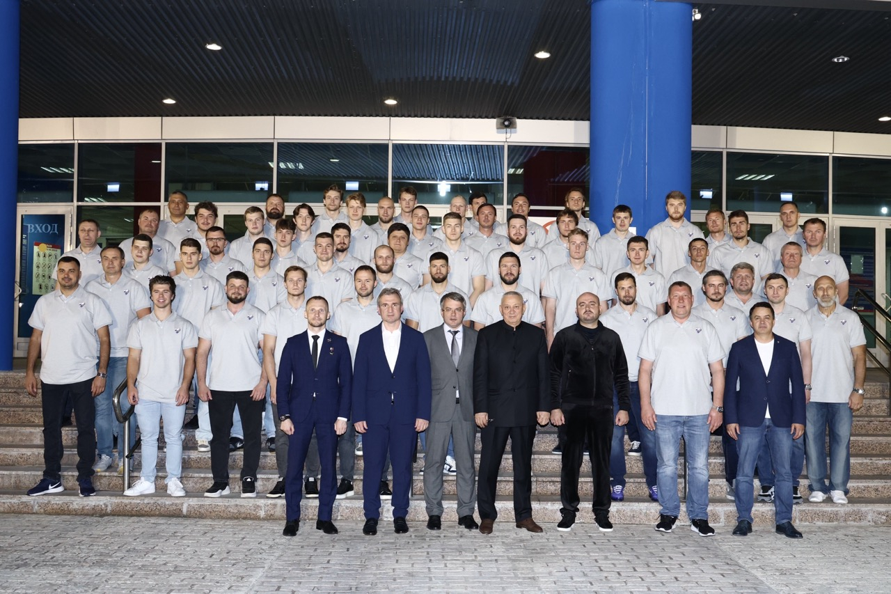 Вячеслав Федорищев и Александр Шамсутдинов встретились с командой «Лада»: новый сезон-новые перспективы class=