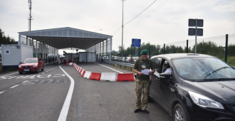 Стало известно, почему Зеленский разрешил парням до 22 лет бежать из страны