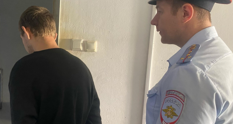 Сыщики задержали жителя Новосибирска за пособничество аферистам