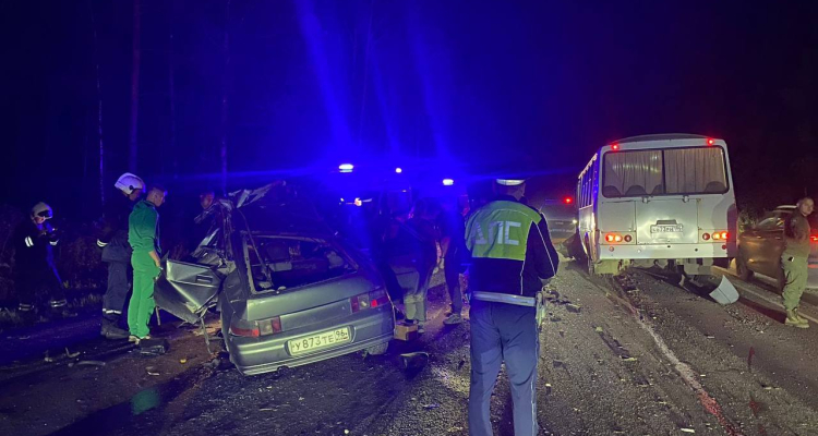Два человека погибли в ДТП с автобусом под Первоуральском