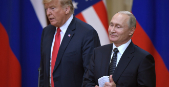 Эксперты назвали сценарии для рубля после встречи Путина и Трампа