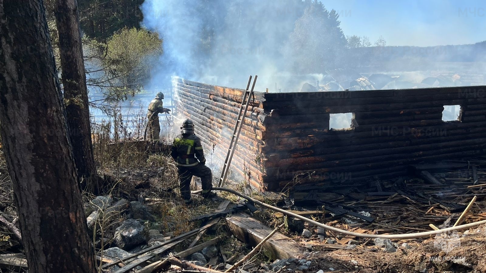На базе отдыха «Светофор» произошёл пожар
