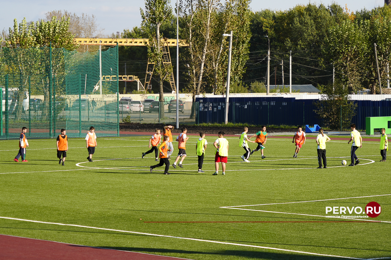 Глава Денис Паслер региона оценил школу №12 Первоуральска после капремонта