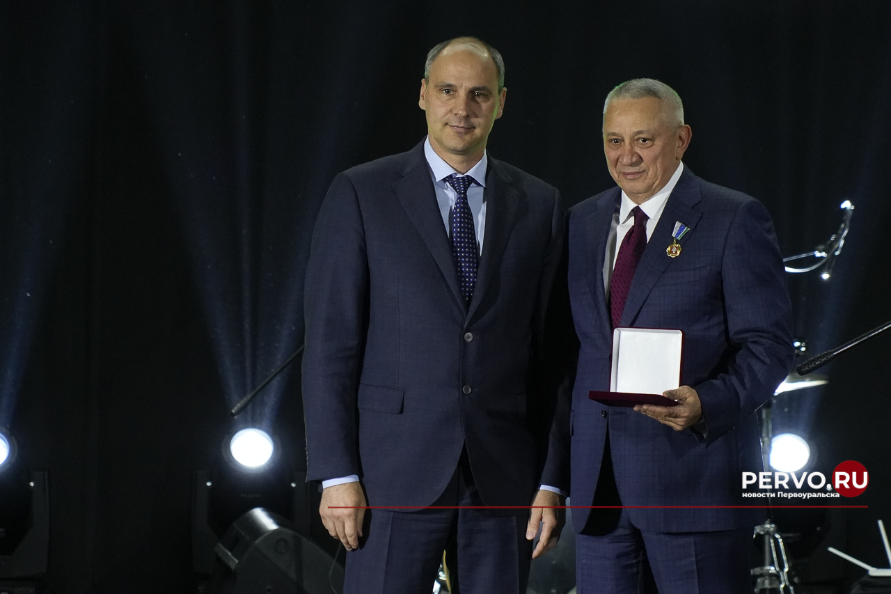 Александр Шамсутдинов награждён знаком отличия «За заслуги перед Свердловской областью» 