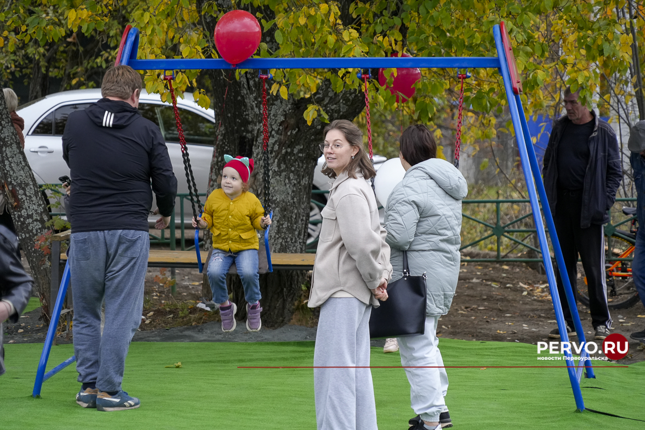 Многофункциональный корт за 2,5 млн рублей появился в Первоуральске