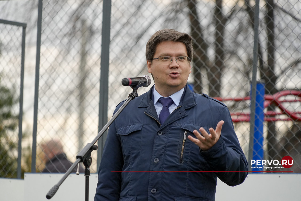 Многофункциональный корт за 2,5 млн рублей появился в Первоуральске