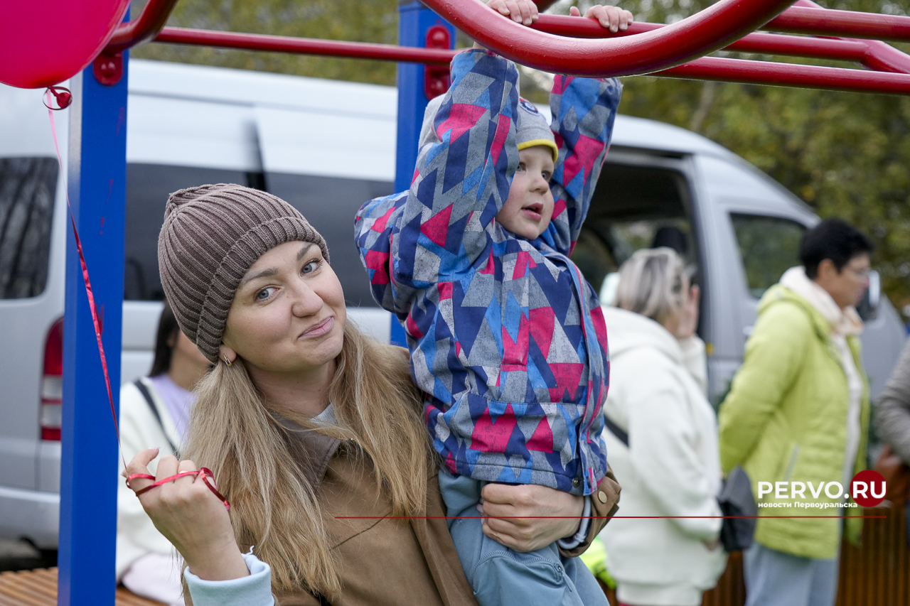 Многофункциональный корт за 2,5 млн рублей появился в Первоуральске