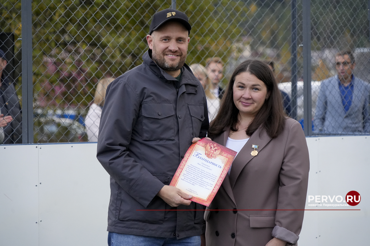 Многофункциональный корт за 2,5 млн рублей появился в Первоуральске