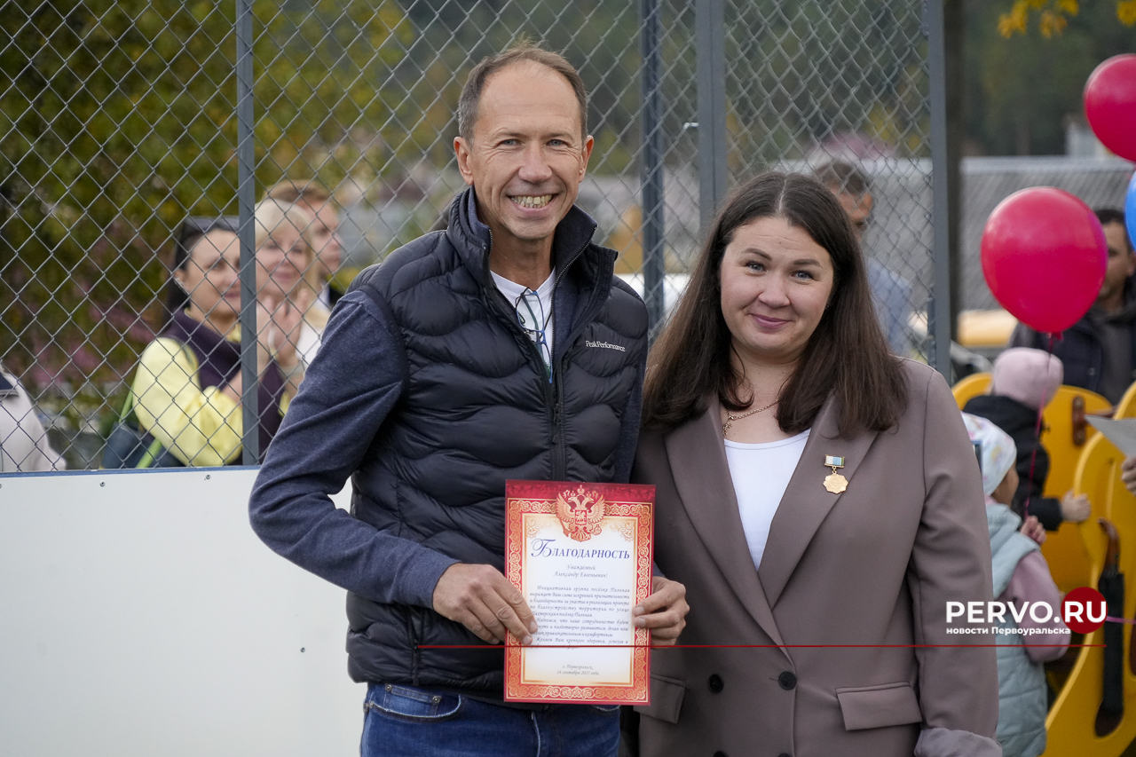 Многофункциональный корт за 2,5 млн рублей появился в Первоуральске