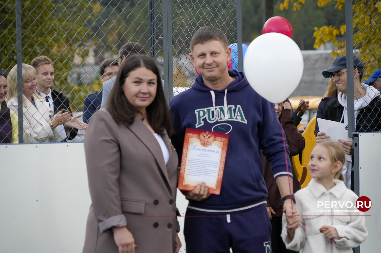 Многофункциональный корт за 2,5 млн рублей появился в Первоуральске