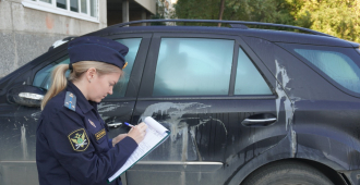 В счет погашения долга по 195 штрафам ГИБДД арестован мерседес нарушителя
