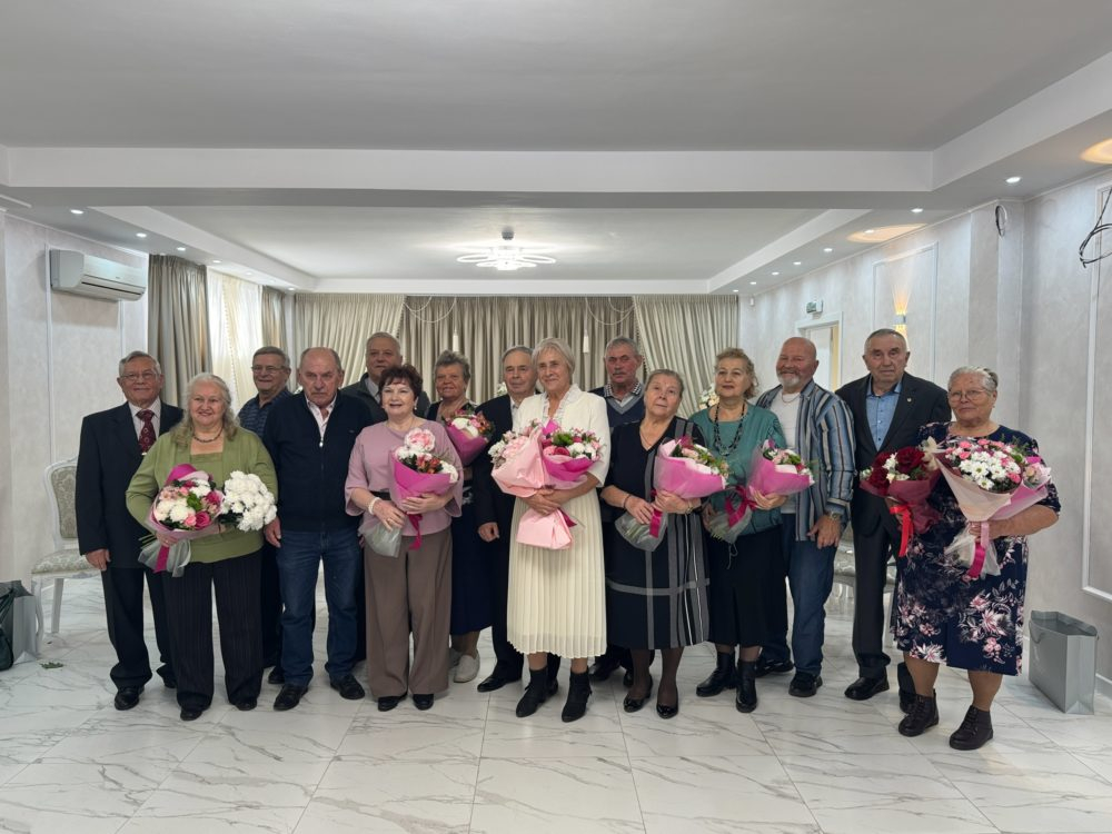 В ЗАГСе прошло вручение знаков отличия Свердловской области «Совет да любовь»